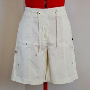 Jones New York Off White Shorts